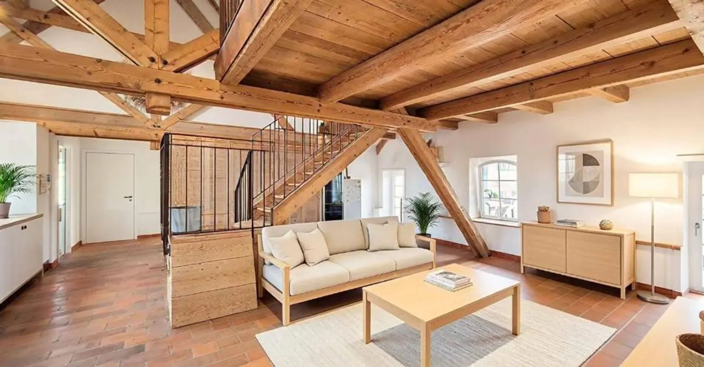 Duplex de 5.5 pièces en attique proche de Romont - Foto 2 di 13