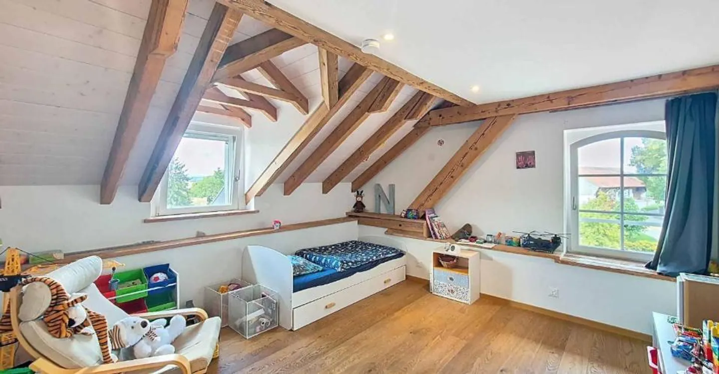 Duplex de 5.5 pièces en attique proche de Romont - Foto 7 di 13