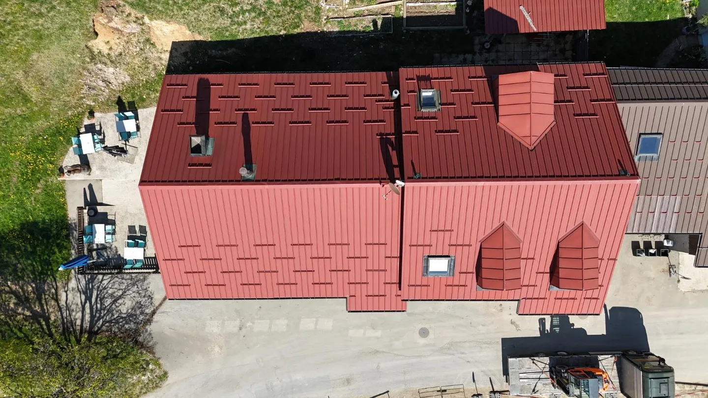 Building with Restaurant and Apartments – Touristic Location in Vaulion - Photo 13 of 13