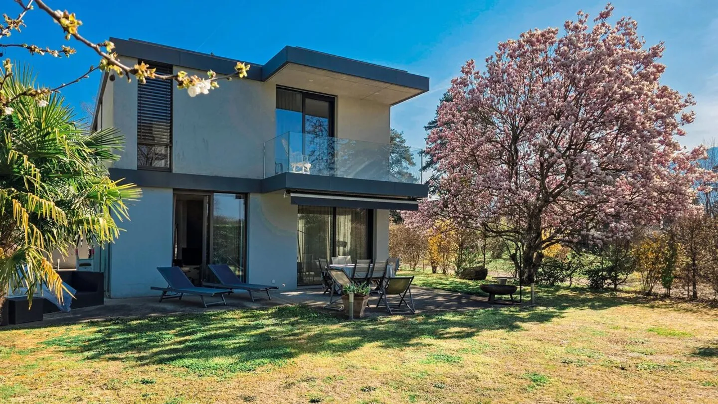 Zeitgenössische Villa in ruhiger Lage - Foto 2 von 6