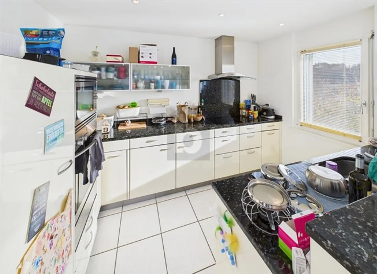 SPACIOUS AND BRIGHT WITH TOP VIEW - Photo 3 of 6