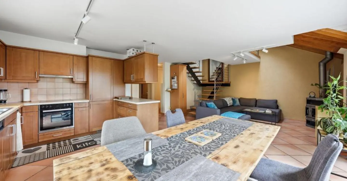 Duplex - Photo 2 of 9