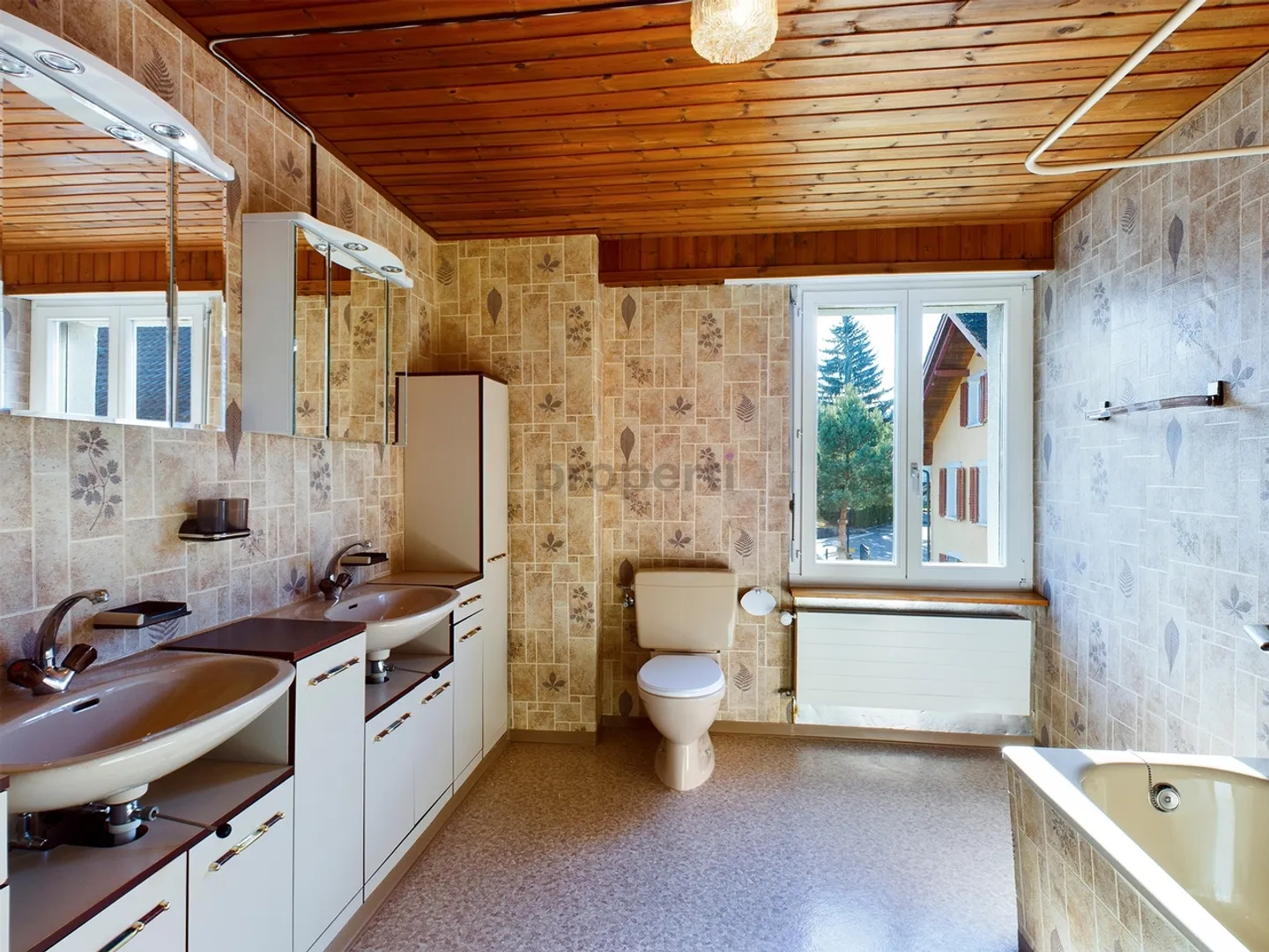 Charming in a Central and Quiet Location - Photo 6 of 9