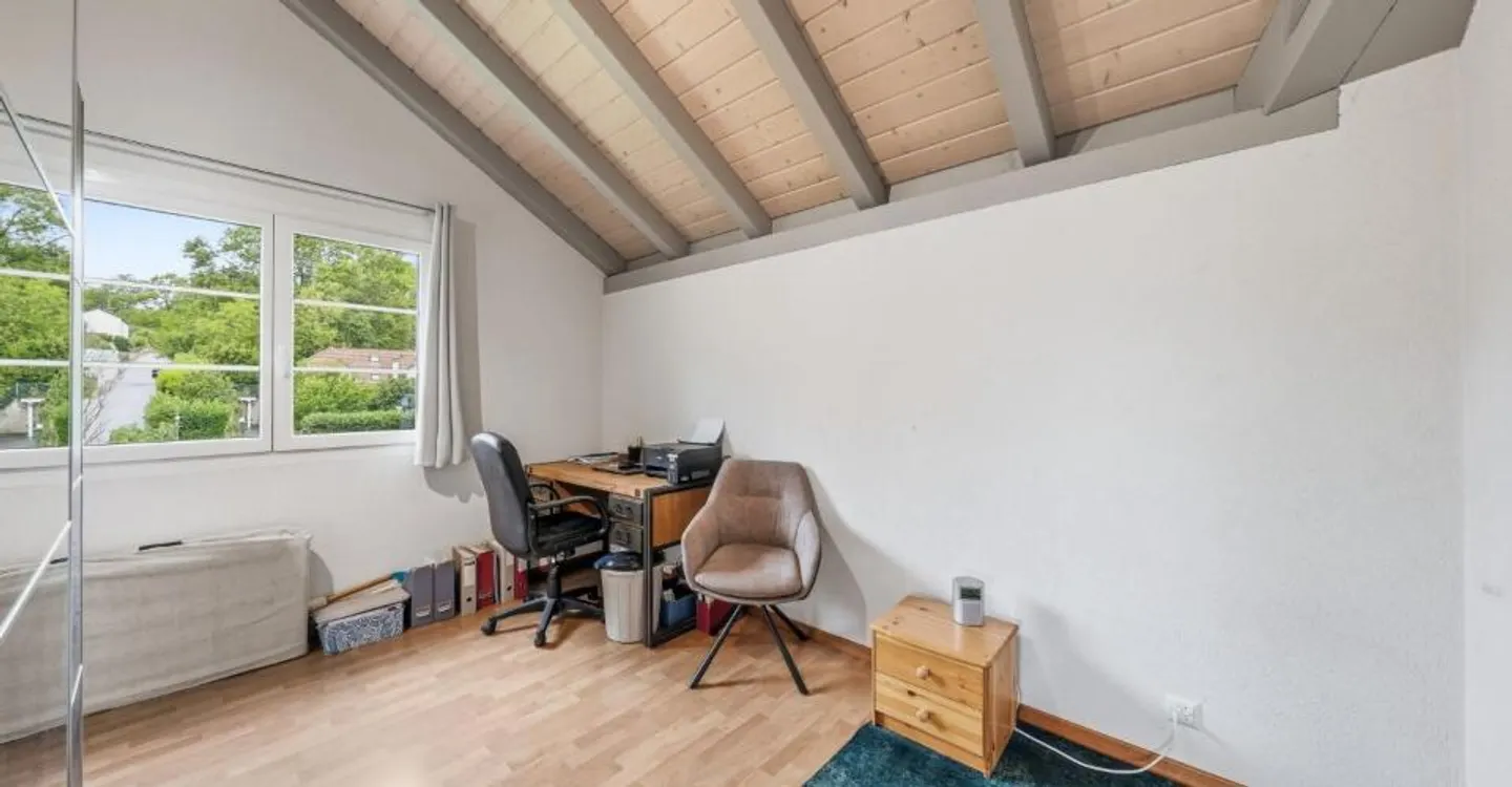 Duplex - Photo 8 of 9