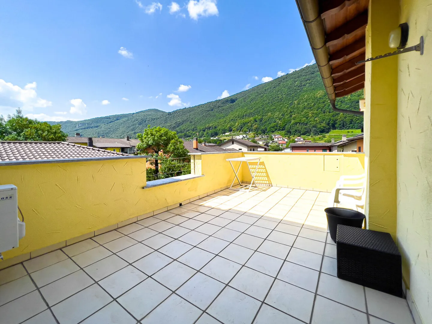 Villa spacieuse avec jardin et piscine à Riva San Vitale - Photo 10 sur 15