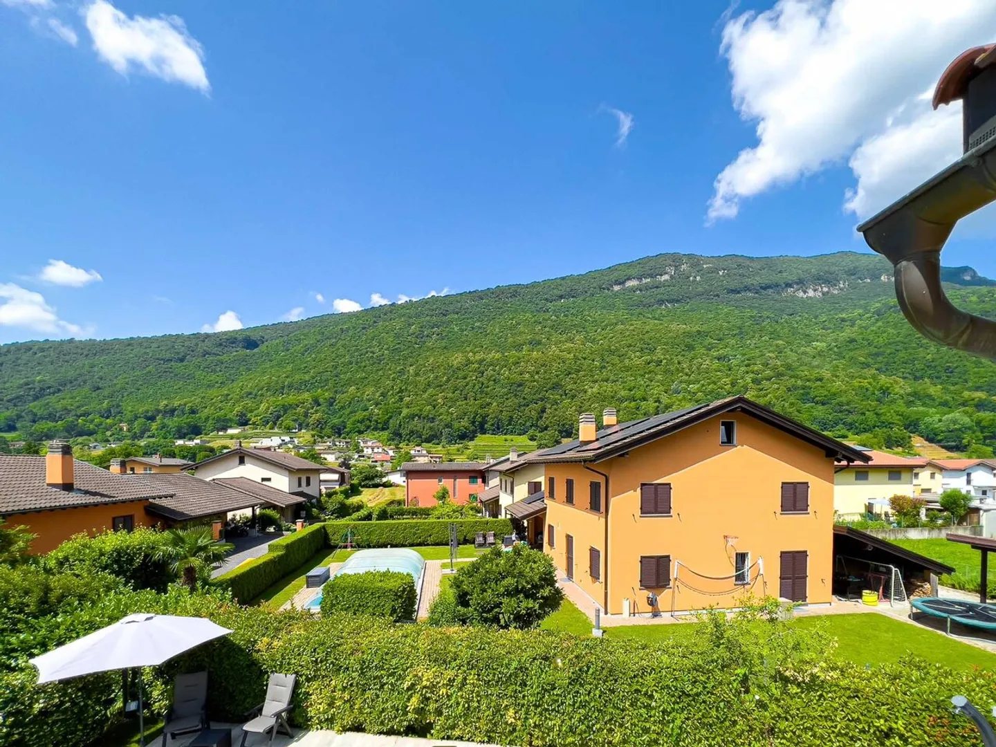 Villa spacieuse avec jardin et piscine à Riva San Vitale - Photo 11 sur 15
