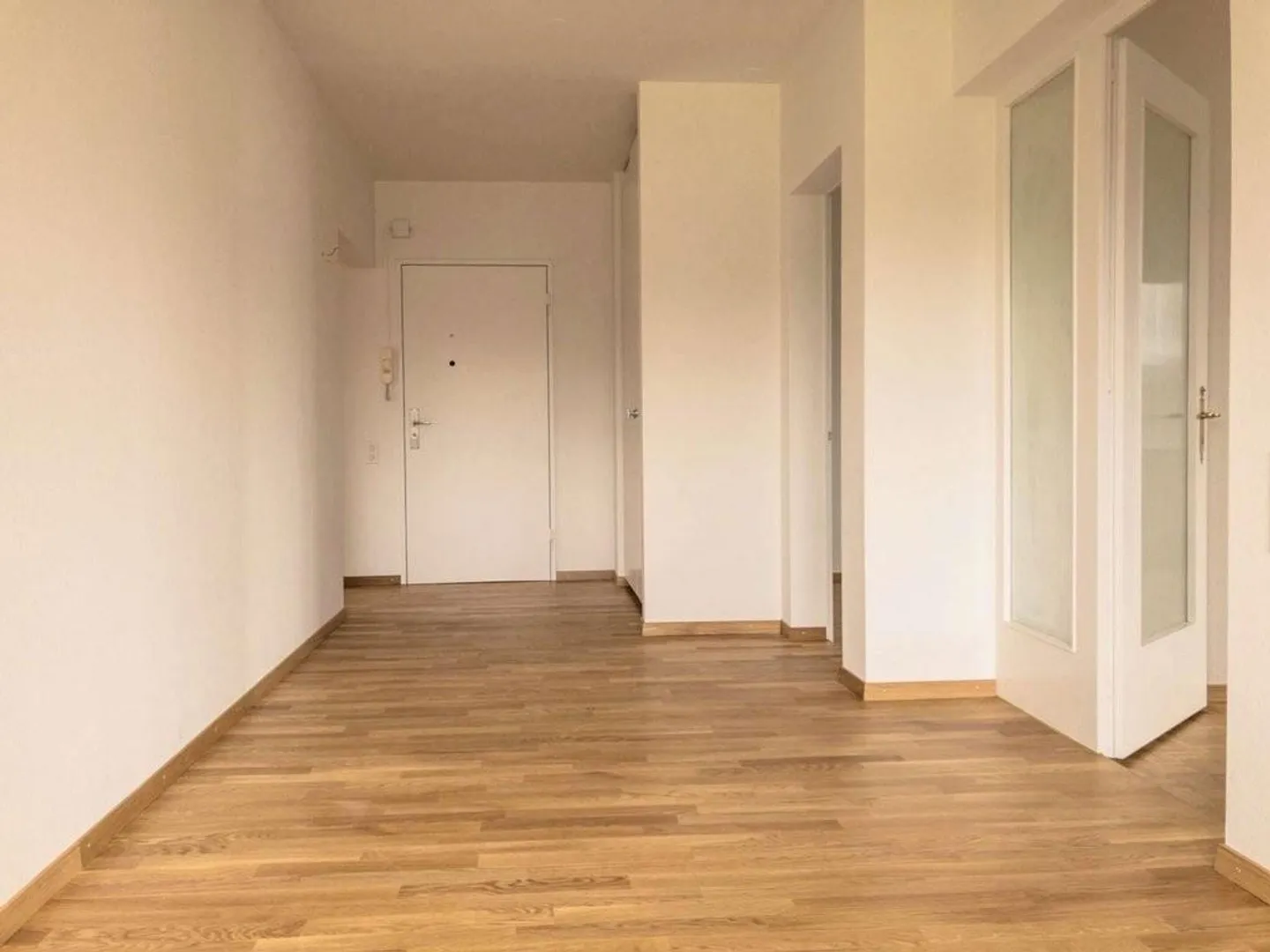 Appartement spacieux près de la ville! - Photo 3 sur 8