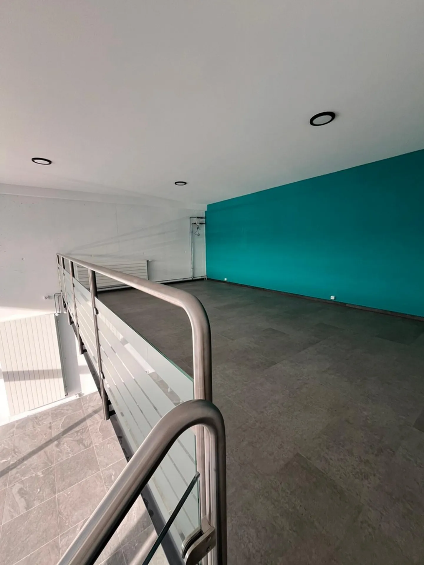 For rent, equipped office-workshop with a kitchenette - Photo 7 of 9