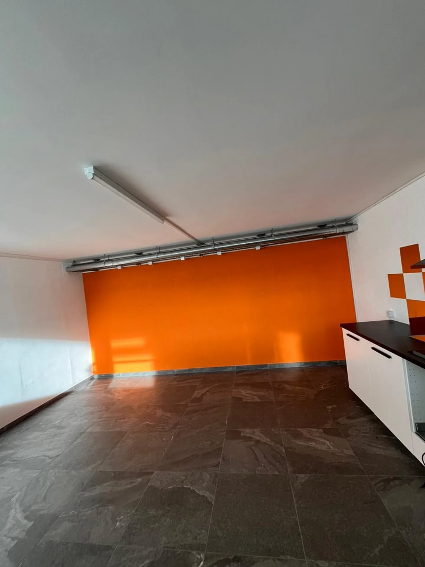 For rent, equipped office-workshop with a kitchenette - Photo 4 of 9