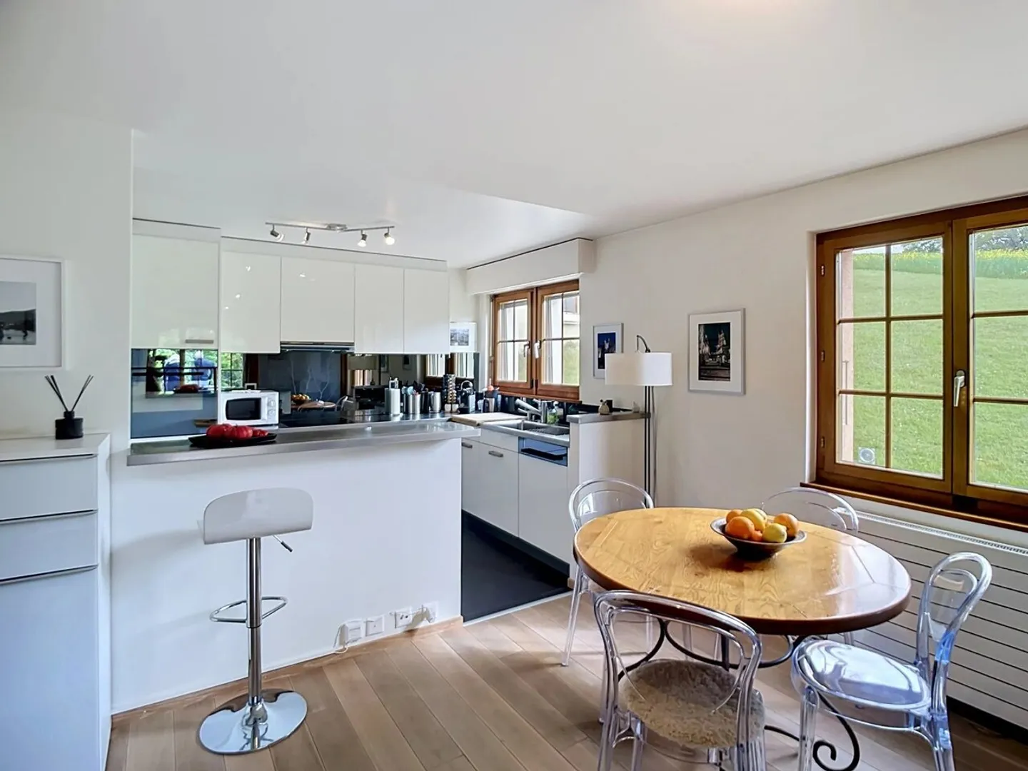 Appartement Charmant avec Vue sur le Lac - Photo 8 sur 11