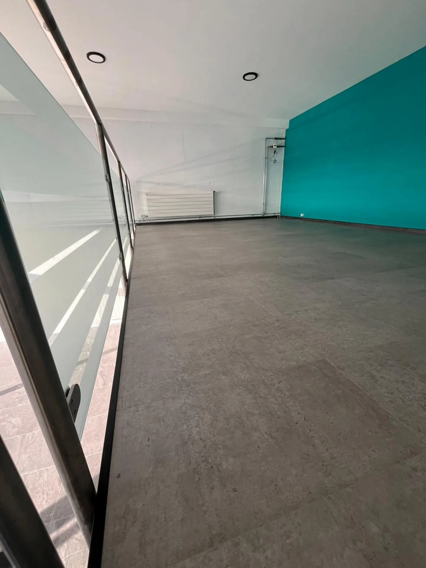 For rent, equipped office-workshop with a kitchenette - Photo 8 of 9