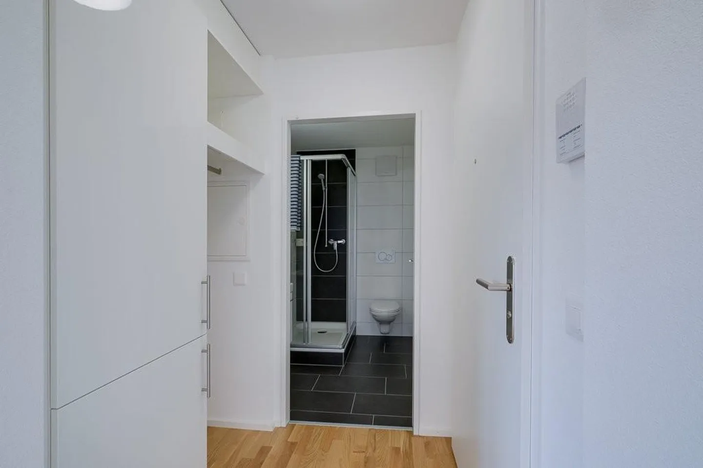 Central and bright apartment - Photo 7 of 8