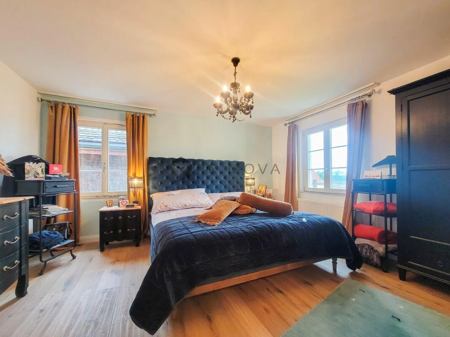 Vie Premium dans un Vêtement Historique : Maison Multifamiliale avec Utilisation Flexible - Photo 5 sur 9