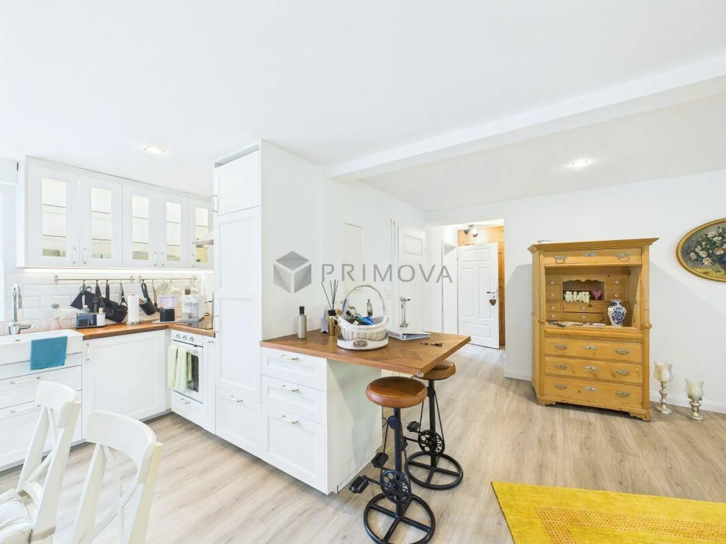 Vie Premium dans un Vêtement Historique : Maison Multifamiliale avec Utilisation Flexible - Photo 7 sur 9