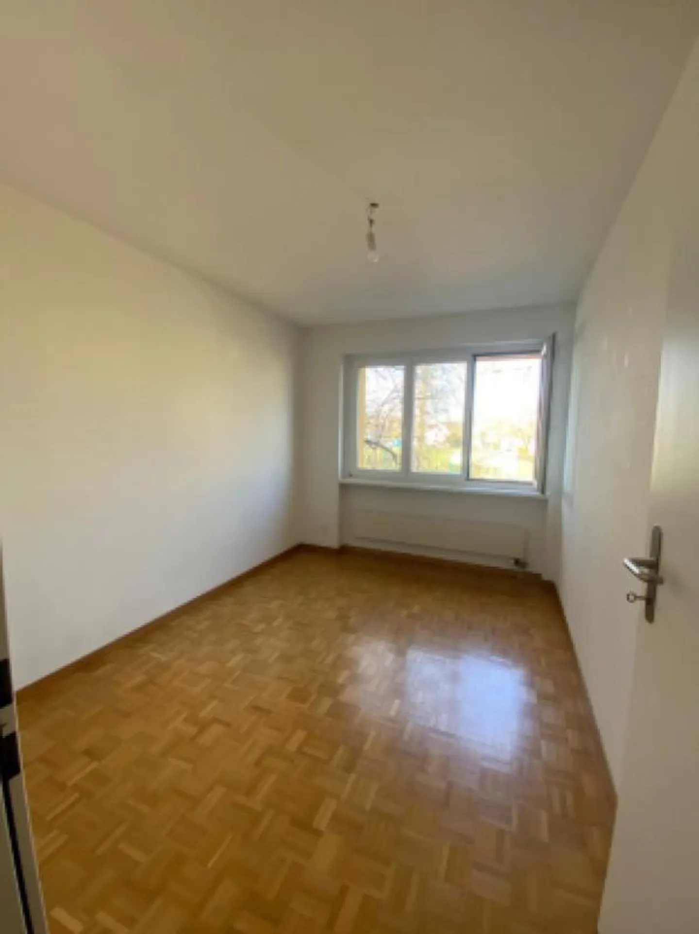 Appartamento luminoso e accogliente con 2 camere a West-Oerlikon - Foto 3 di 7