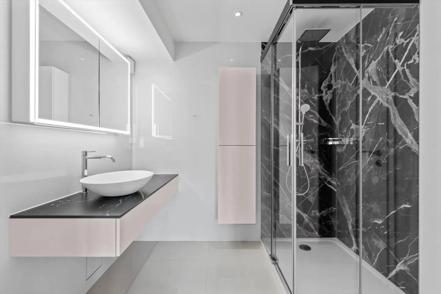 Bel appartement spacieux de 6.5 pièces de 175m2 au 8ème étage. - Photo 13 sur 13