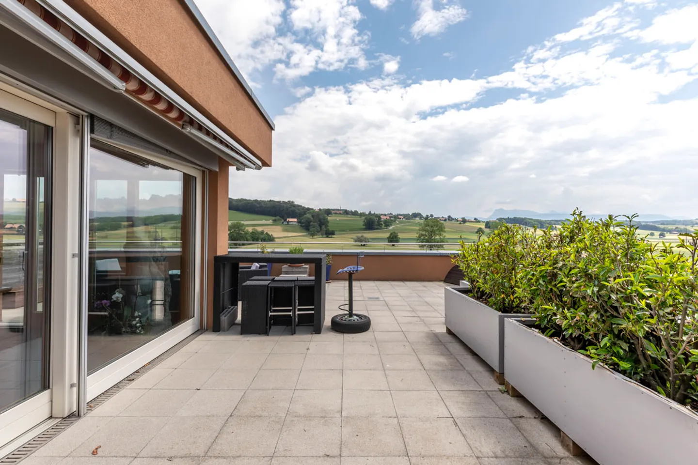 Finally a real penthouse, occupying the entire top floor! - Photo 2 of 20