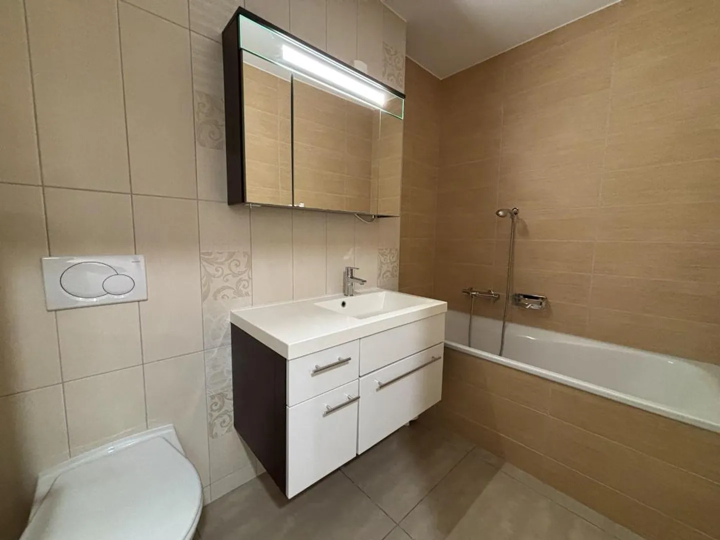 4.5 Room Apartment - Photo 11 of 13