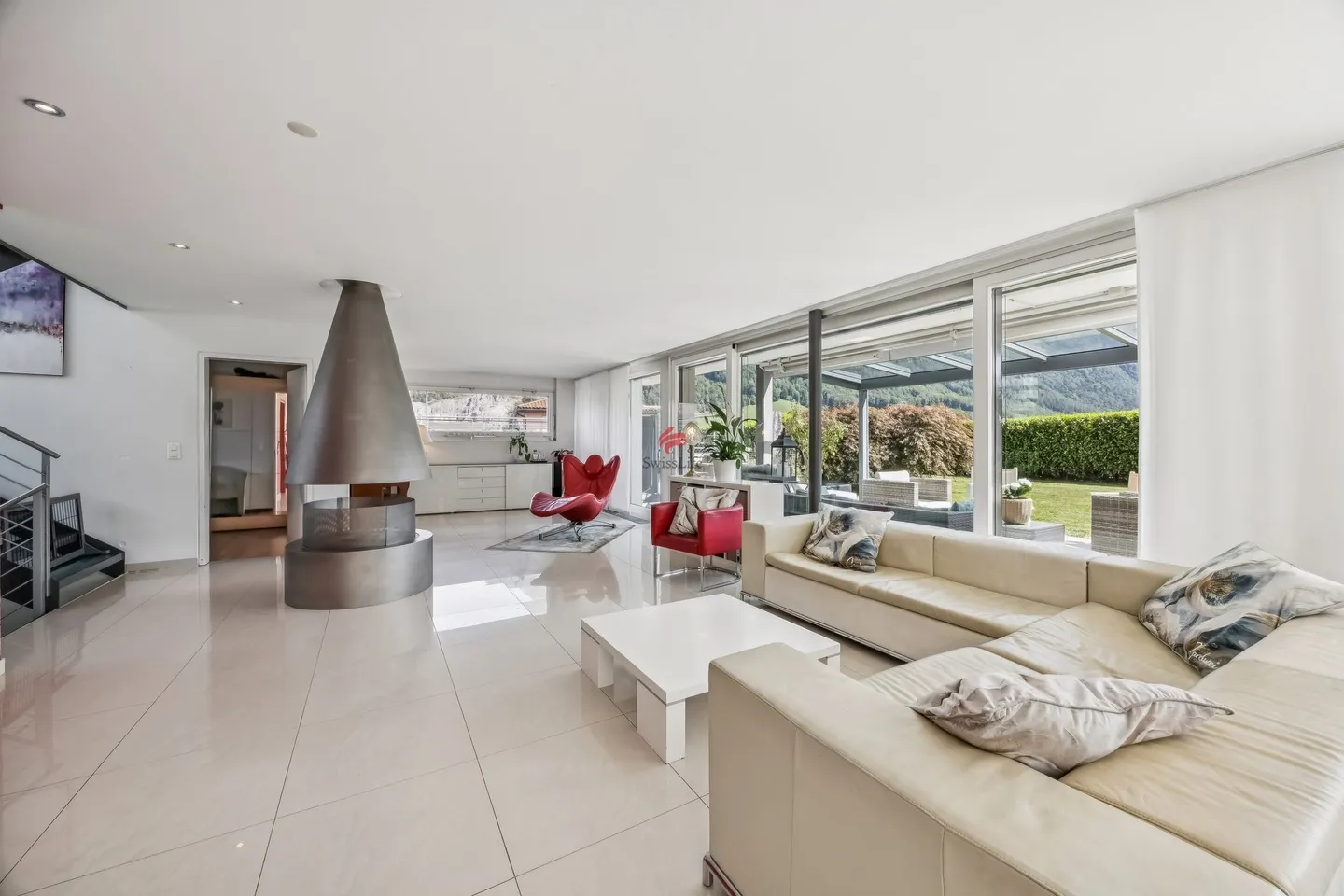 Spacious Family Home with Pool - Photo 3 of 12