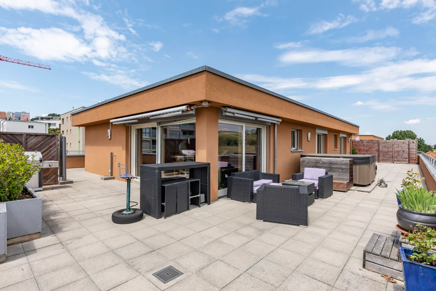 Finally a real penthouse, occupying the entire top floor! - Photo 3 of 20