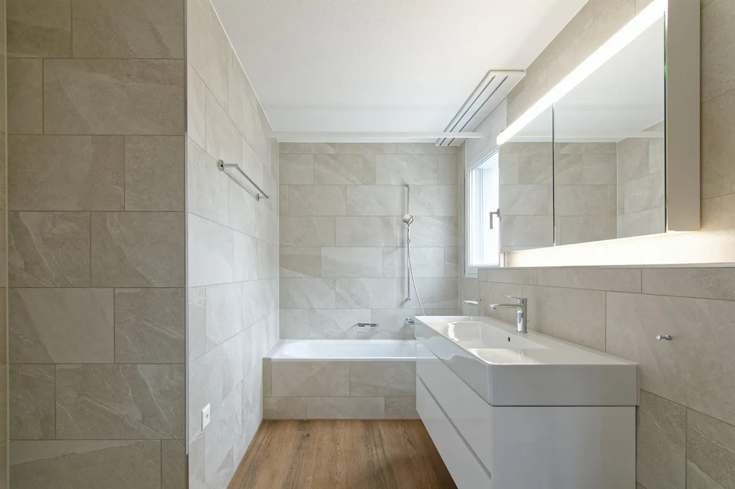 3.5-room condominium on the 1st floor with elevator - Photo 6 of 9