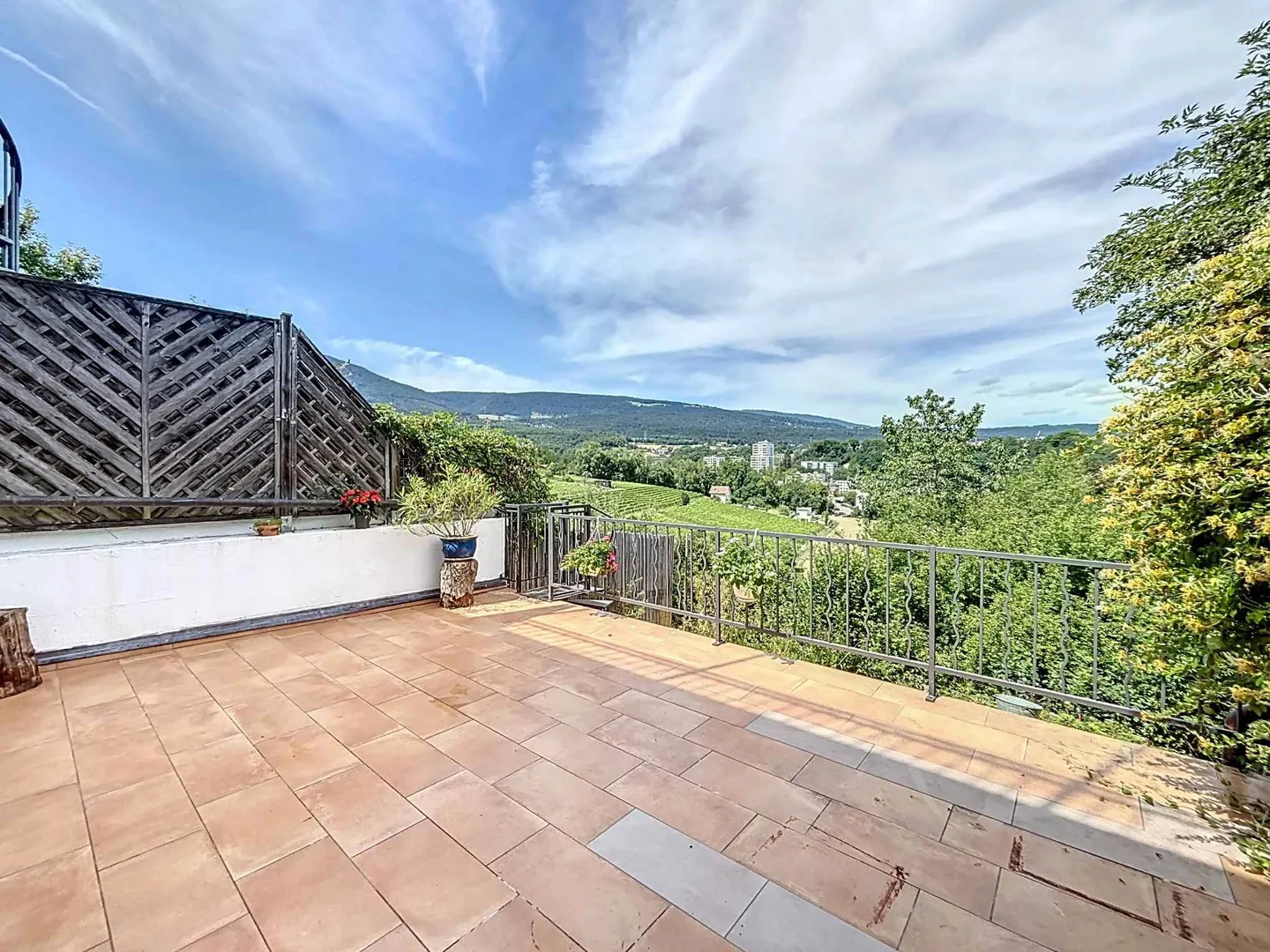 Triplex di 3,5 stanze con terrazze e studio indipendente - Foto 9 di 13