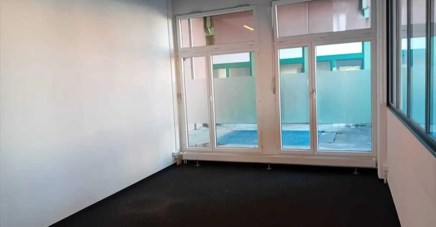 Mischgenutztes Gebäude mieten - Foto 2 von 7