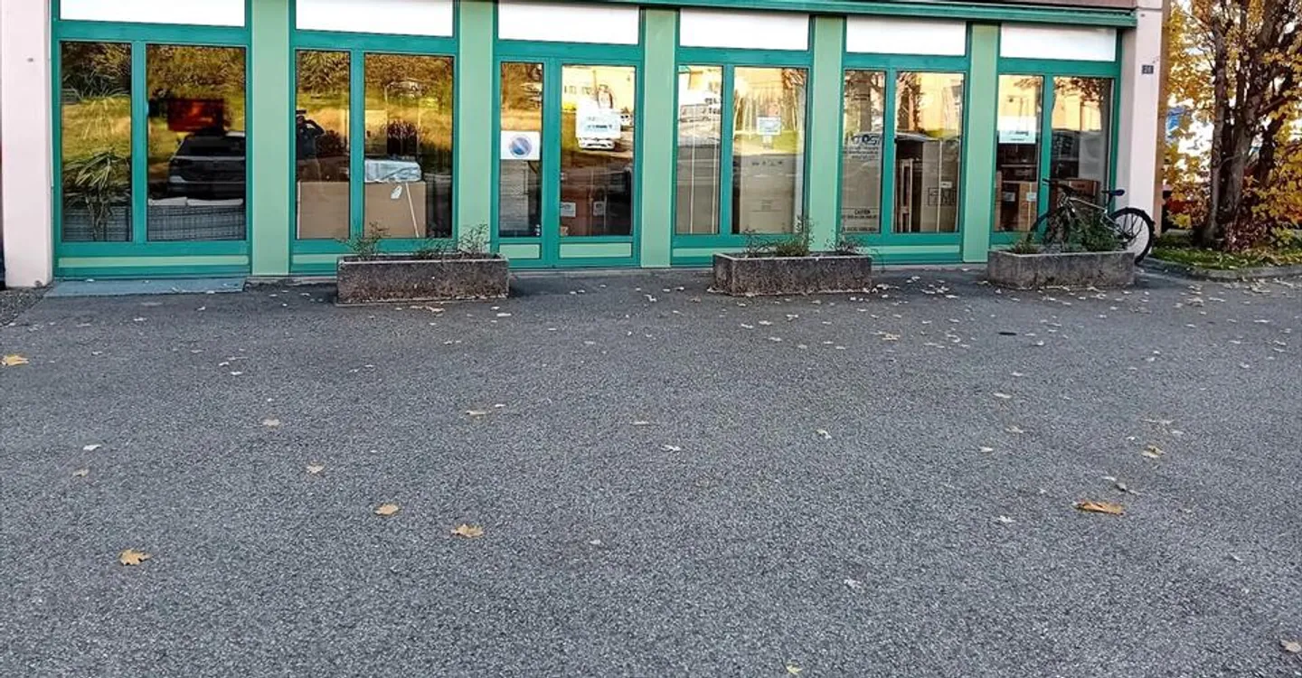 Mischgenutztes Gebäude mieten - Foto 3 von 7