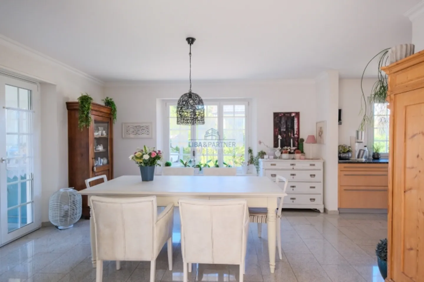 «Charme und Komfort vereint, Ihr grosszügiges Zuhause im Grünen» - Foto 5 von 13