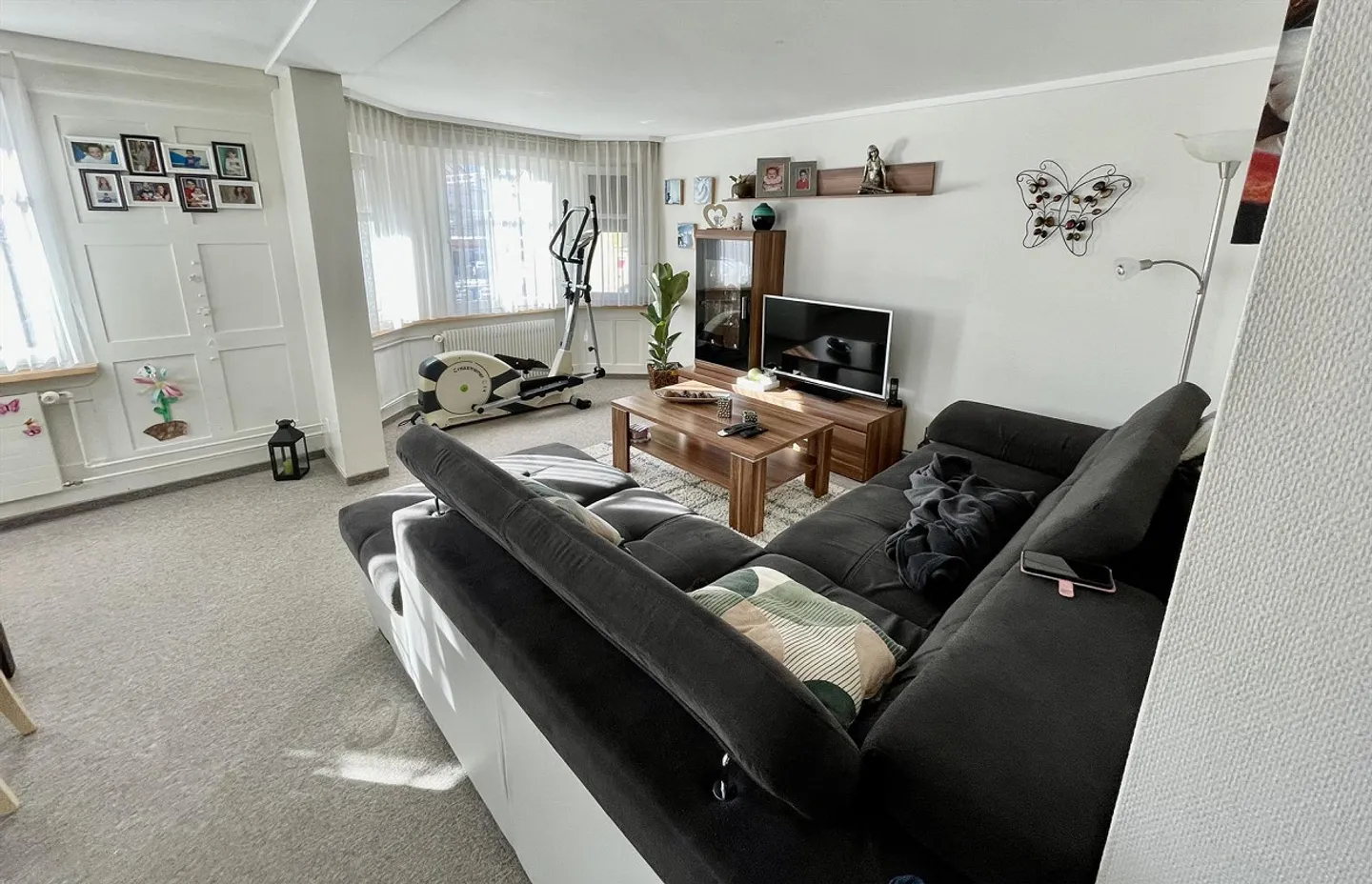 Attractive 3.5 Room Apartment in a Central Location - Photo 2 of 14