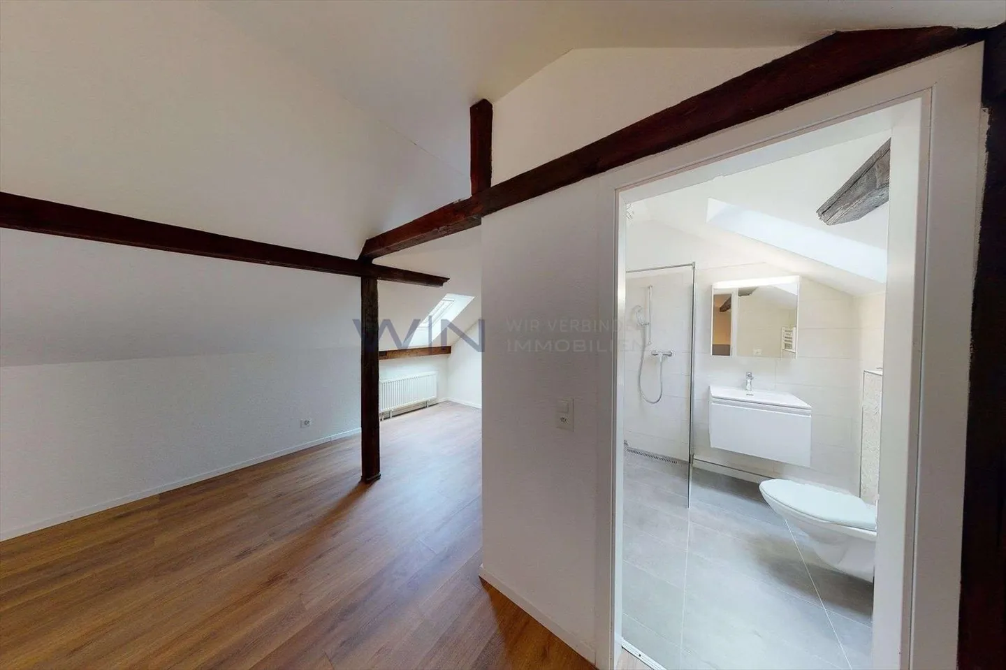 Haus oder Wohnung, auf jedenfall eine Rarität - Foto 5 von 8
