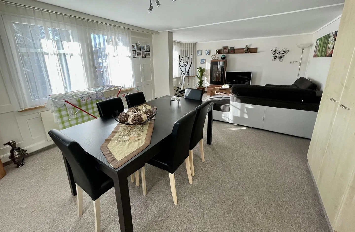 Attractive 3.5 Room Apartment in a Central Location - Photo 4 of 14