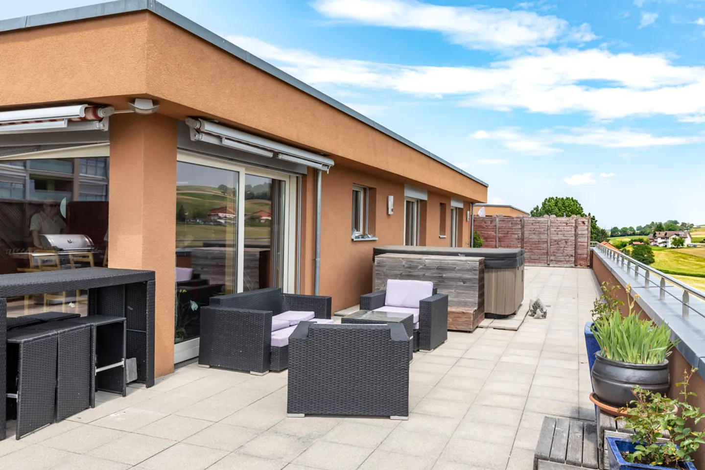 Finally a real penthouse, occupying the entire top floor! - Photo 4 of 20