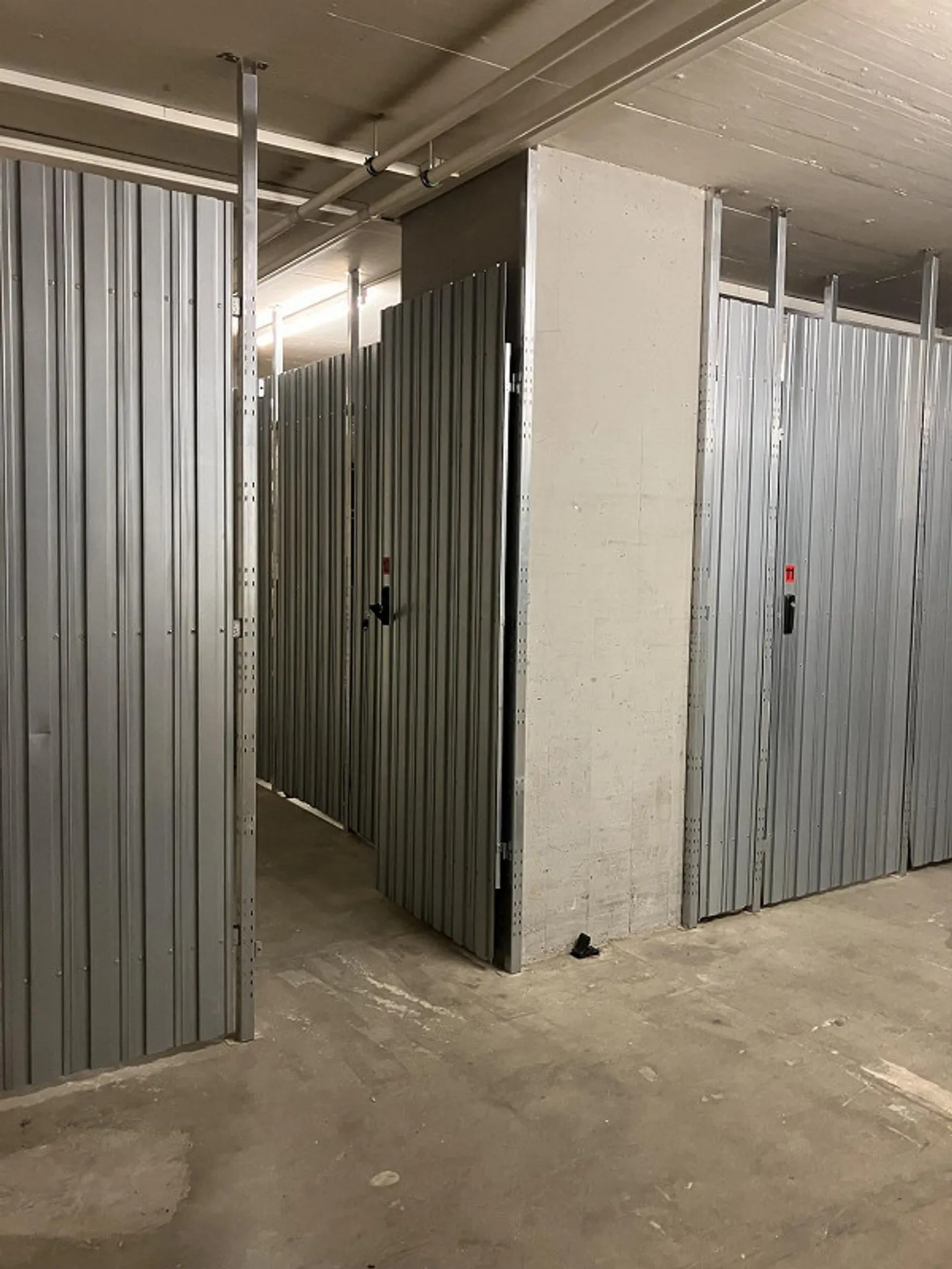 Looking for storage space? We have the right solution for you! - Photo 3 of 4