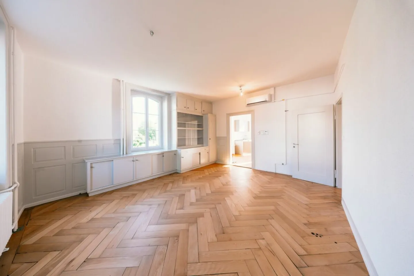 Spazio commerciale di prima classe in posizione privilegiata - Foto 5 di 10