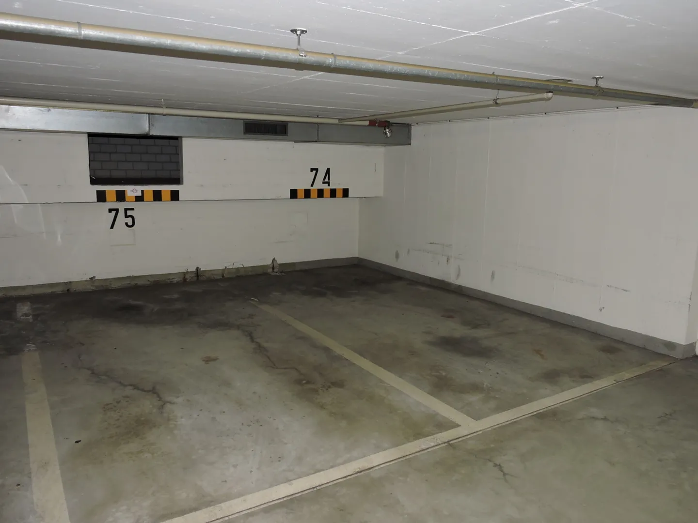 Posto auto in affitto vicino alla stazione ferroviaria di Altstetten - Foto 3 di 3