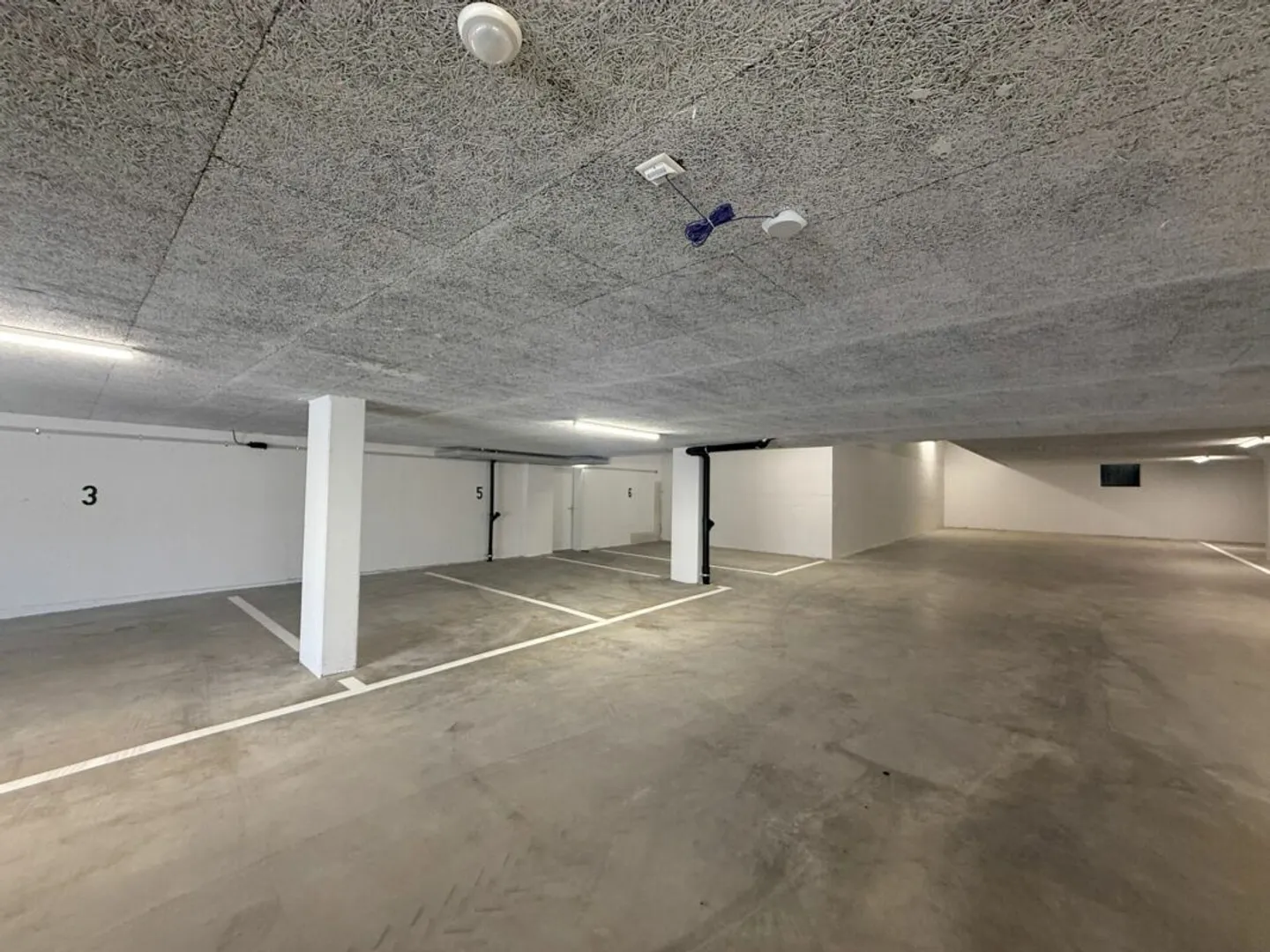 Place de parking à louer - Photo 5 sur 6