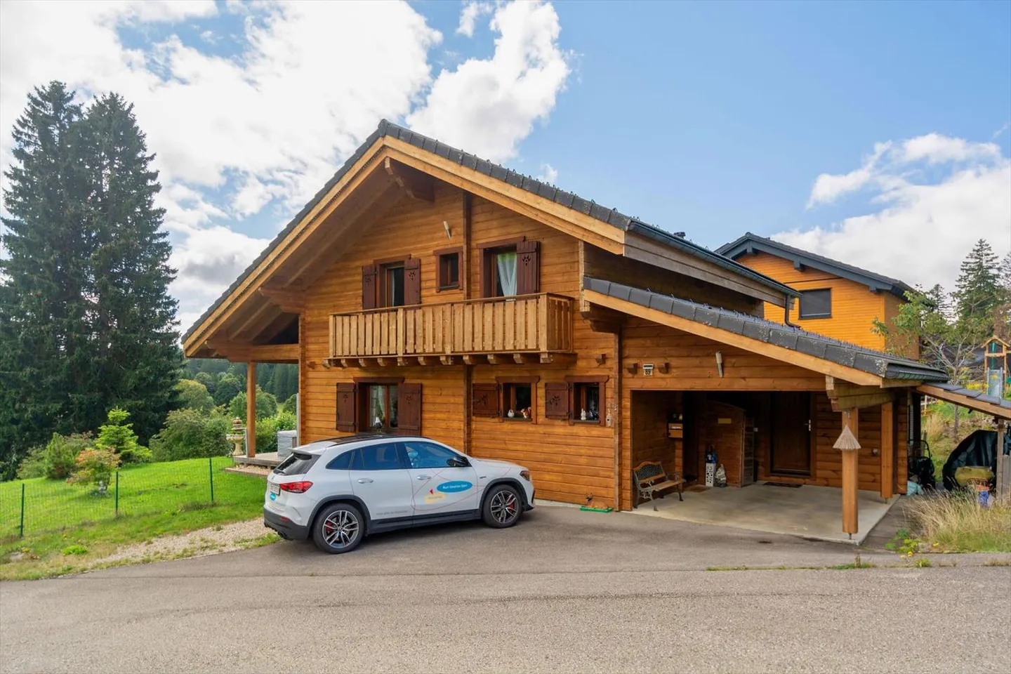 Les Savagnières, magnificent chalet with 4.5 rooms - Photo 2 of 13