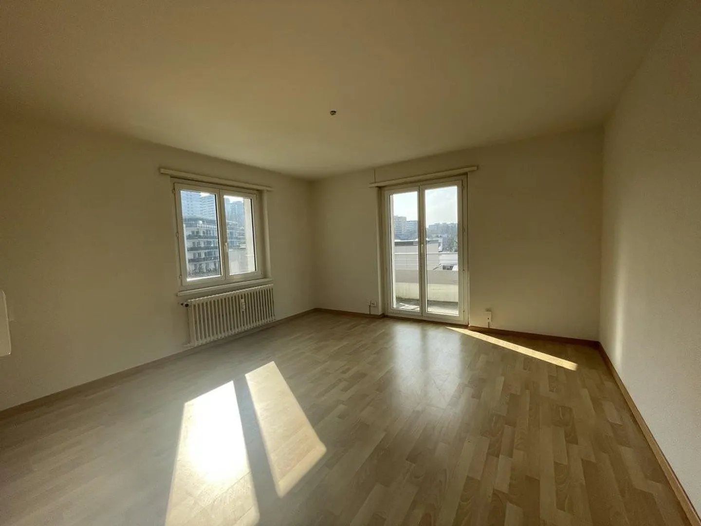 Appartement 3 pièces avec deux balcons à partir du 01.04.2026 - Photo 3 sur 6