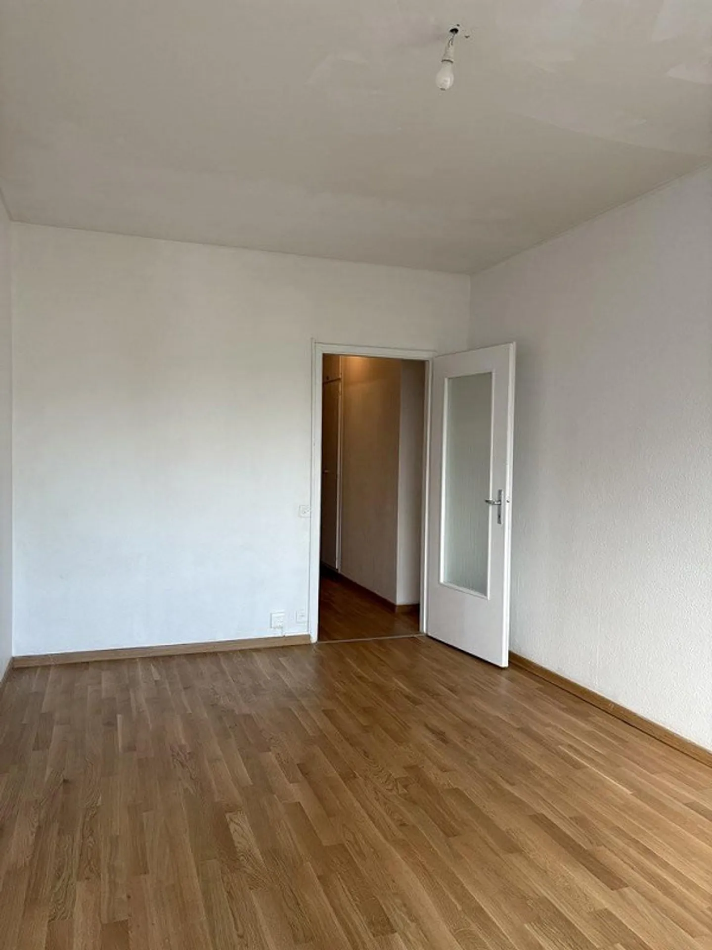 To seize! Charming apartment in Geneva! - Photo 3 of 6