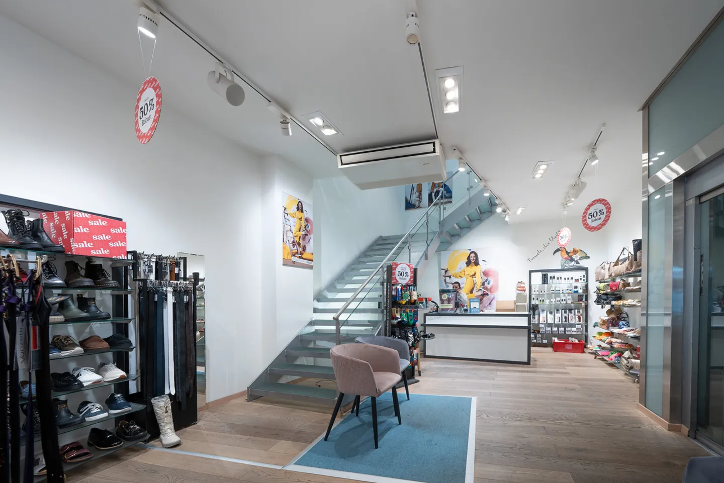 Retail space with display window in prime location between the Rhine and the marketplace - Photo 3 of 13