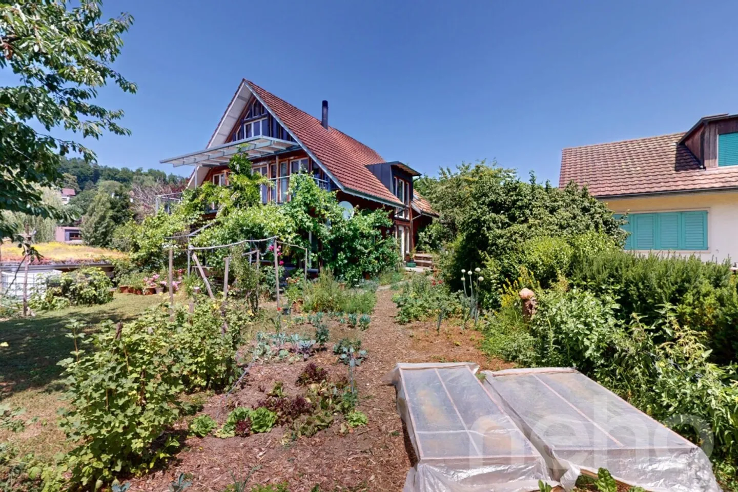 Geräumiges Familienhaus mit Garten - Foto 2 von 13