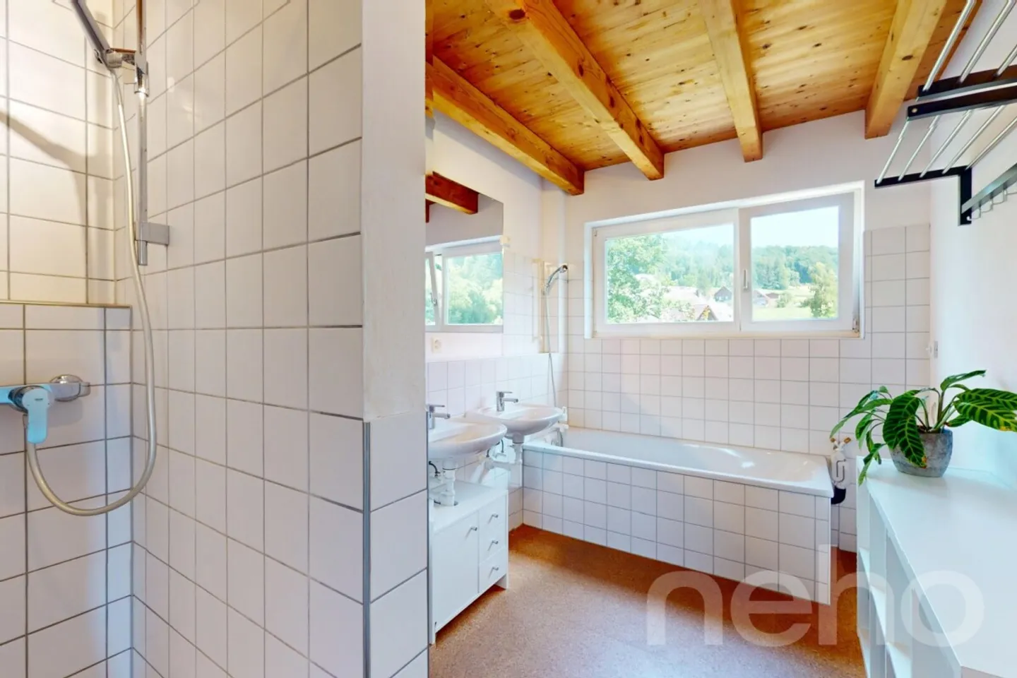 Geräumiges Familienhaus mit Garten - Foto 9 von 13