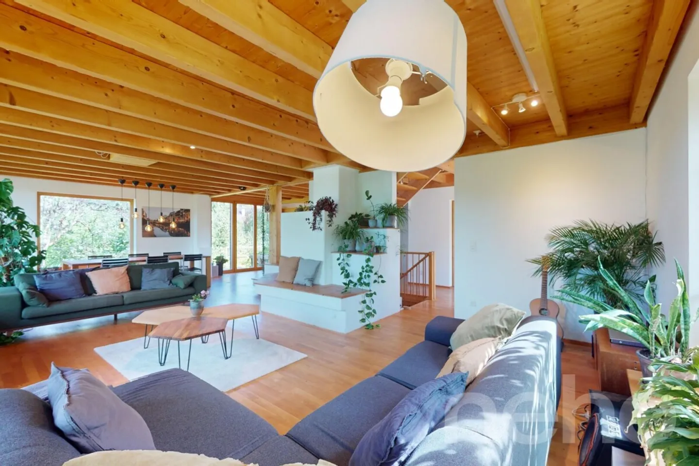 Geräumiges Familienhaus mit Garten - Foto 4 von 13