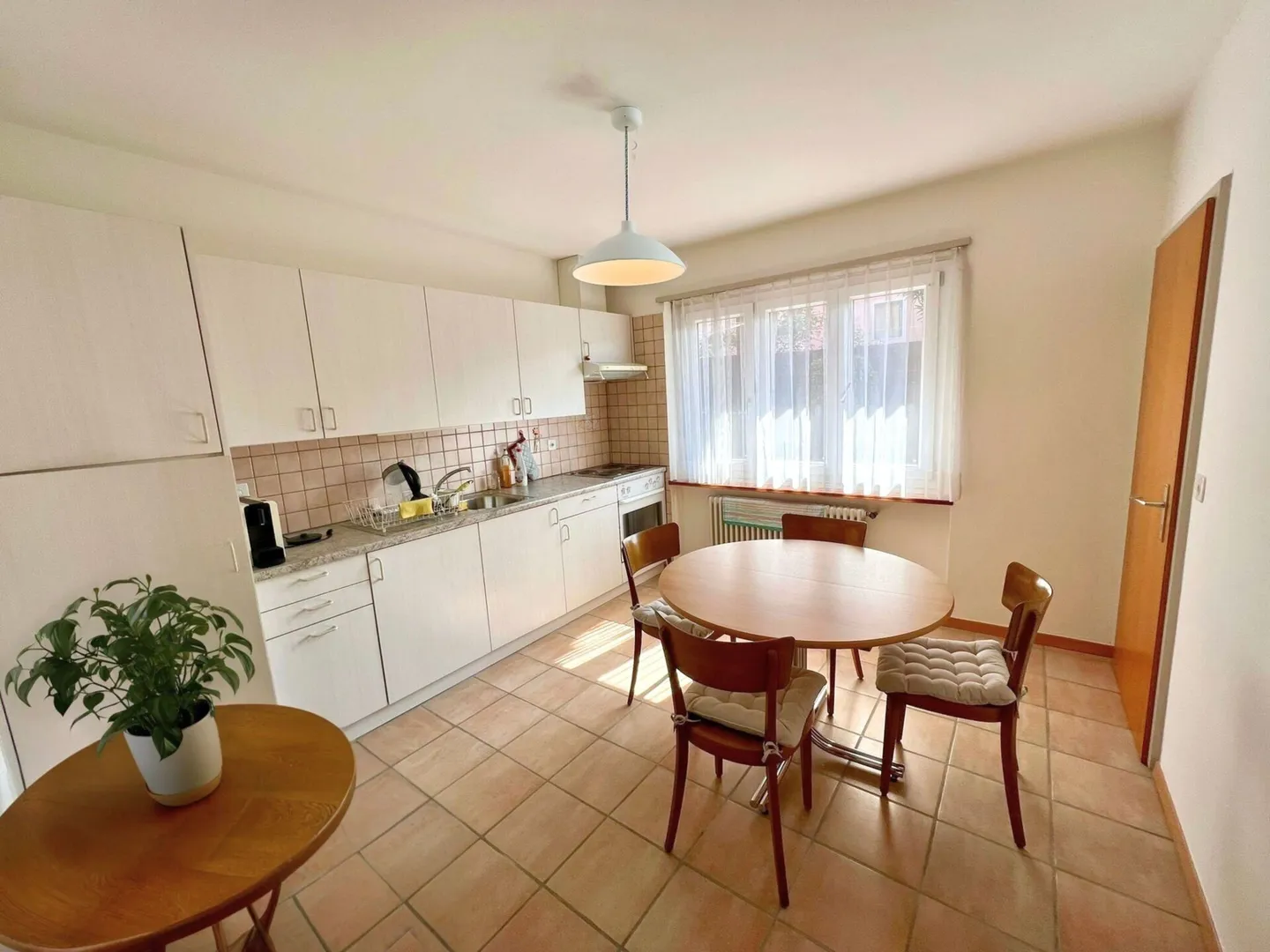 Casa unifamiliare / Casa bifamiliare con giardino e garage - Foto 8 di 14