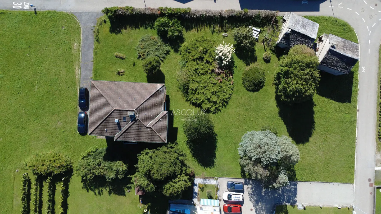 Casa bifamigliare con ampio terreno in posizione tranquilla e soleg... - Foto 13 di 13