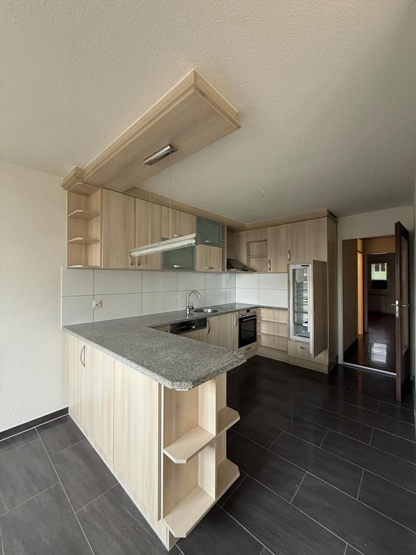 Geräumige Wohnung mit Seeblick - Foto 2 von 8