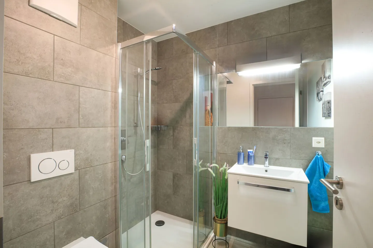 LOSONE - Appartement moderne au dernier étage - Photo 9 sur 11