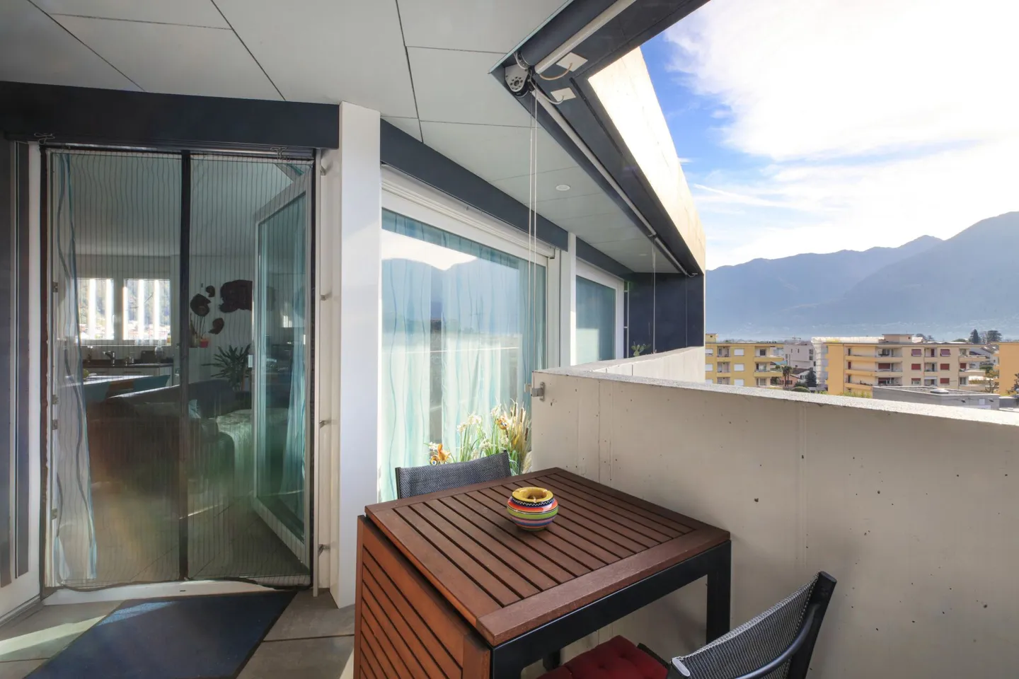 LOSONE - Appartement moderne au dernier étage - Photo 10 sur 11