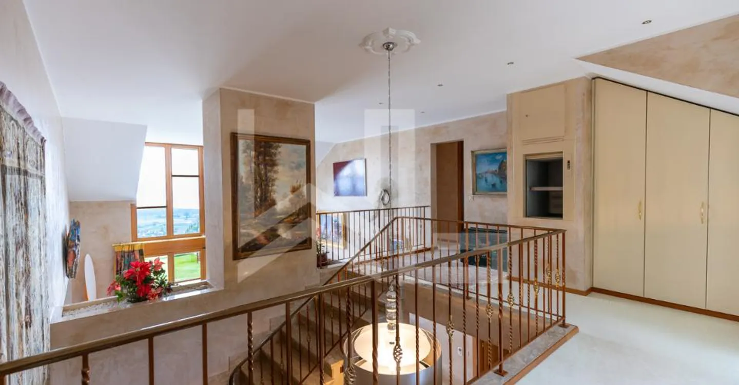 Villa with stunning views of the Coast, the Lake, and the Alps - Photo 8 of 11